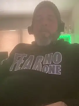 Snapshot of Cristian-Brayan chatting on 01-10-25, 06:17 Cristian-Brayan online show from 01-10-25, 06:17