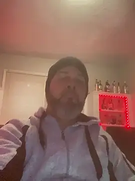 Snapshot of Cristian-Brayan chatting on 02-06-25, 01:10 Cristian-Brayan online show from 02-06-25, 01:10