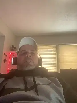 Snapshot of Cristian-Brayan chatting on 02-09-25, 04:40 Cristian-Brayan online show from 02-09-25, 04:40