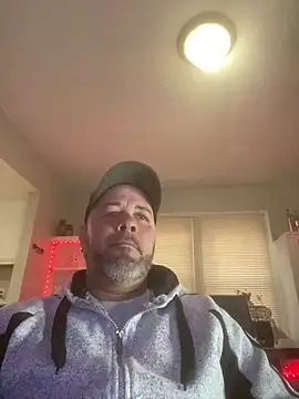 Snapshot of Cristian-Brayan chatting on 02-13-25, 01:37 Cristian-Brayan online show from 02-13-25, 01:37