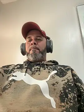 Snapshot of Cristian-Brayan chatting on 09-08-25, 09:25 Cristian-Brayan online show from 09-08-25, 09:25