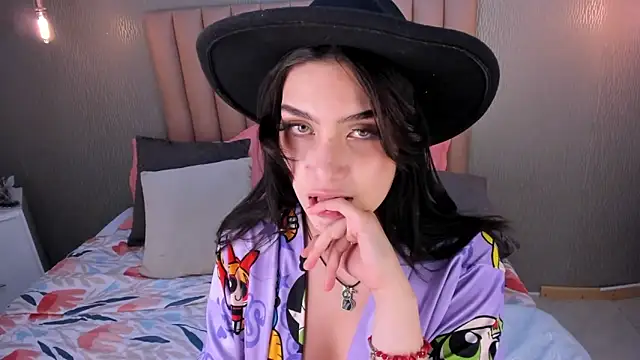 Alexa Thaylor  online show from 01-21-25, 08:21