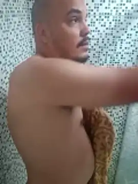 RobertoBuzios22 online show from 01-04-25, 10:34