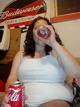 Snapshot of MissMagicMushroom chatting on 10-28-25, 09:13 MissMagicMushroom online show from 10-28-25, 09:13