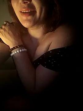 Snapshot of ROXOLANAA_SEXY chatting on 10-25-25, 10:26 ROXOLANAA SEXY online show from 10-25-25, 10:26