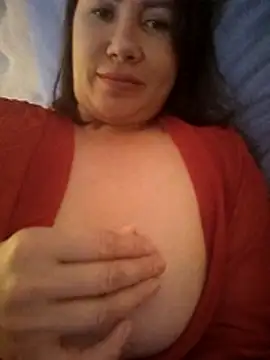 Snapshot of ROXOLANAA_SEXY chatting on 11-02-25, 06:05 ROXOLANAA SEXY online show from 11-02-25, 06:05