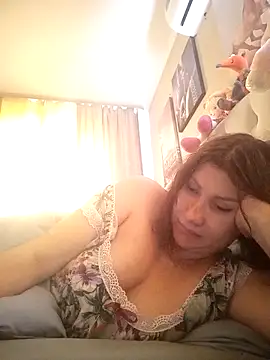 Snapshot of ROXOLANAA_SEXY chatting on 11-05-25, 07:30 ROXOLANAA SEXY online show from 11-05-25, 07:30