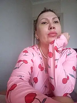 Snapshot of ROXOLANAA_SEXY chatting on 11-18-25, 12:31 ROXOLANAA SEXY online show from 11-18-25, 12:31