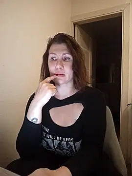 Snapshot of ROXOLANAA_SEXY chatting on 12-13-25, 07:53 ROXOLANAA SEXY online show from 12-13-25, 07:53