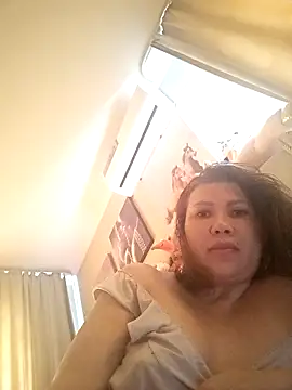 Snapshot of ROXOLANAA_SEXY chatting on 12-20-25, 08:43 ROXOLANAA SEXY online show from 12-20-25, 08:43