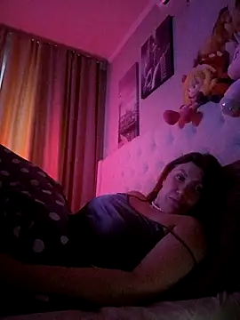 Snapshot of ROXOLANAA_SEXY chatting on 12-22-25, 05:37 ROXOLANAA SEXY online show from 12-22-25, 05:37