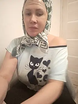 Snapshot of ROXOLANAA_SEXY chatting on 01-16-26, 06:45 ROXOLANAA SEXY online show from 01-16-26, 06:45