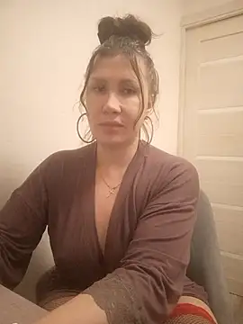 Snapshot of ROXOLANAA_SEXY chatting on 02-13-26, 08:49 ROXOLANAA SEXY online show from 02-13-26, 08:49