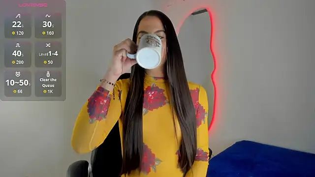 Snapshot of Naughtysofiaa chatting on 09-19-25, 02:13 Naughtysofiaa online show from 09-19-25, 02:13