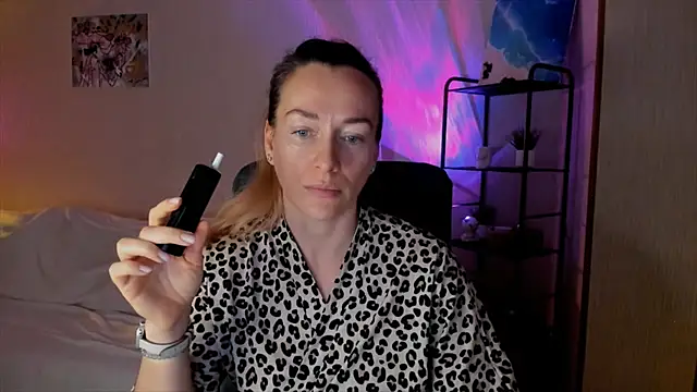 RebeccaMartinez online show from 11-28-25, 12:19