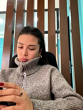 Snapshot of Sweet_Lollypop chatting on 12-15-25, 06:39 Sweet Lollypop online show from 12-15-25, 06:39