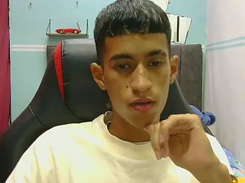 Snapshot of Angelstripboy chatting on 05-18-26, 11:10 Angelstripboy online show from 05-18-26, 11:10
