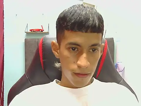 Snapshot of Angelstripboy chatting on 05-22-26, 11:43 Angelstripboy online show from 05-22-26, 11:43