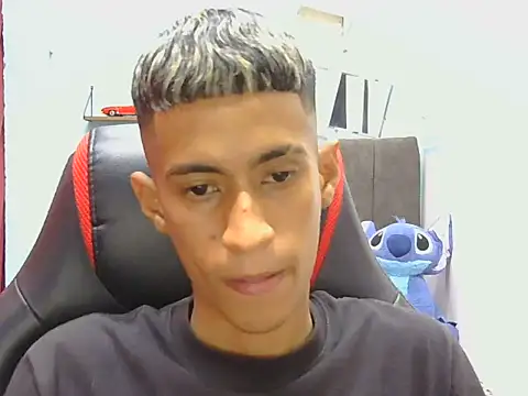 Snapshot of Angelstripboy chatting on 08-02-26, 10:19 Angelstripboy online show from 08-02-26, 10:19