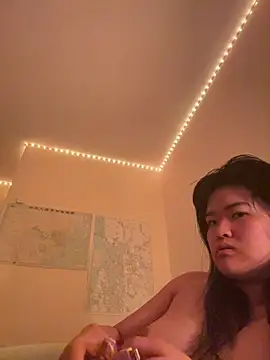Snapshot of forbiddenfruitcake chatting on 05-19-26, 05:58 forbiddenfruitcake online show from 05-19-26, 05:58