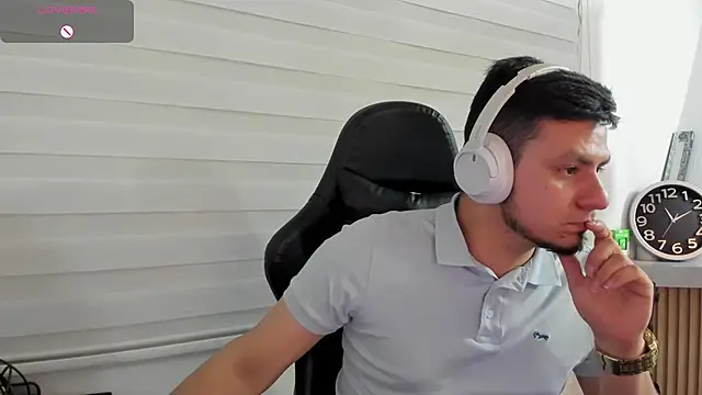 Snapshot of Rick_Diesel_ chatting on 03-19-26, 04:05 Rick Diesel online show from 03-19-26, 04:05