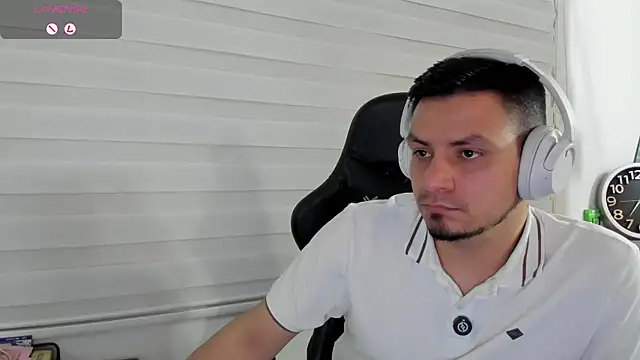 Snapshot of Rick_Diesel_ chatting on 04-09-26, 06:19 Rick Diesel online show from 04-09-26, 06:19