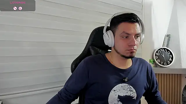 Snapshot of Rick_Diesel_ chatting on 04-15-26, 03:57 Rick Diesel online show from 04-15-26, 03:57