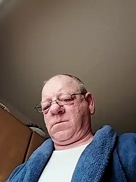 Kuschelb online show from 11-28-25, 07:33