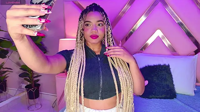 MalaikaBrown online show from 01-10-26, 04:14