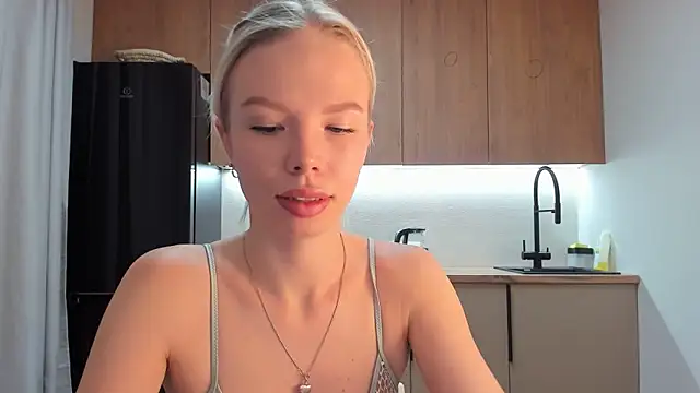 Snapshot of Olivia_Bells chatting on 12-16-24, 09:20 Olivia Bells online show from 12-16-24, 09:20