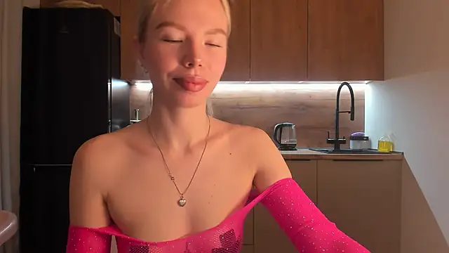 Snapshot of Olivia_Bells chatting on 02-25-25, 08:51 Olivia Bells online show from 02-25-25, 08:51