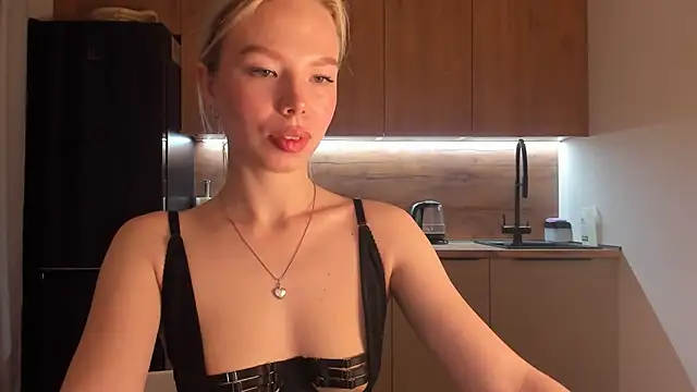 Snapshot of Olivia_Bells chatting on 03-12-25, 09:35 Olivia Bells online show from 03-12-25, 09:35