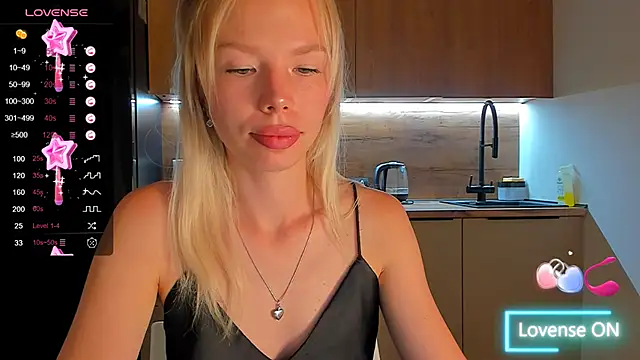 Snapshot of Olivia_Bells chatting on 09-08-25, 10:09 Olivia Bells online show from 09-08-25, 10:09