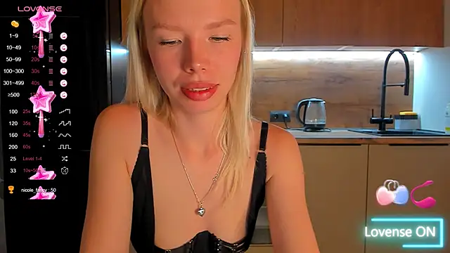Snapshot of Olivia_Bells chatting on 09-20-25, 09:38 Olivia Bells online show from 09-20-25, 09:38