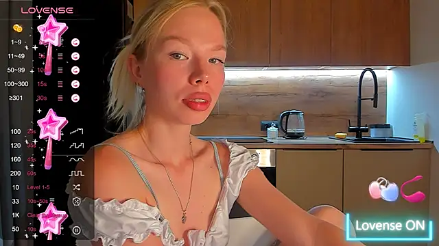 Snapshot of Olivia_Bells chatting on 09-21-25, 09:38 Olivia Bells online show from 09-21-25, 09:38