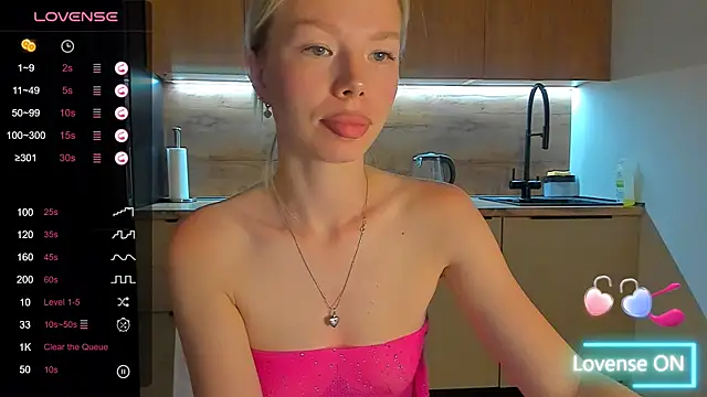 Snapshot of Olivia_Bells chatting on 09-24-25, 09:07 Olivia Bells online show from 09-24-25, 09:07