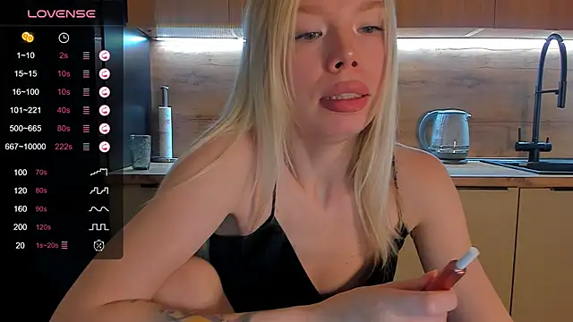 Olivia Bells online show from 05-17-26, 09:22