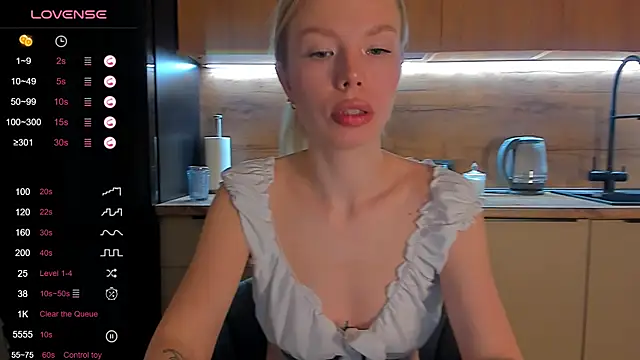 Snapshot of Olivia_Bells chatting on 05-26-26, 09:11 Olivia Bells online show from 05-26-26, 09:11