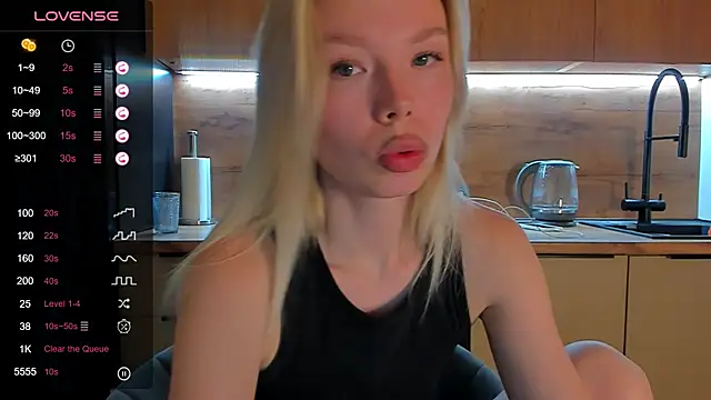 Snapshot of Olivia_Bells chatting on 05-29-26, 10:08 Olivia Bells online show from 05-29-26, 10:08