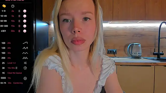 Snapshot of Olivia_Bells chatting on 06-03-26, 09:09 Olivia Bells online show from 06-03-26, 09:09