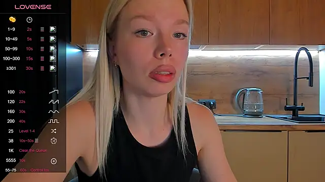 Snapshot of Olivia_Bells chatting on 06-08-26, 09:48 Olivia Bells online show from 06-08-26, 09:48