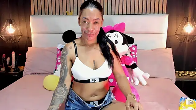 Snapshot of NiicolleMiller chatting on 02-21-25, 08:16 NiicolleMiller online show from 02-21-25, 08:16