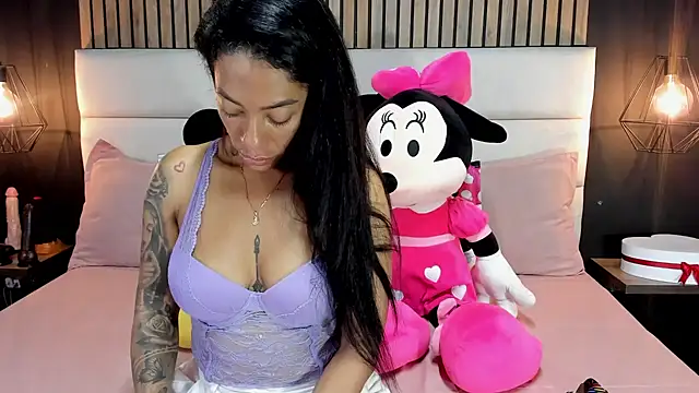 Snapshot of NiicolleMiller chatting on 02-23-25, 02:46 NiicolleMiller online show from 02-23-25, 02:46