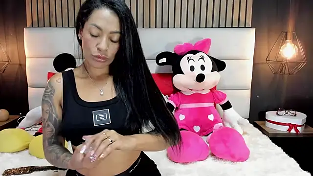 Snapshot of NiicolleMiller chatting on 03-06-25, 02:41 NiicolleMiller online show from 03-06-25, 02:41