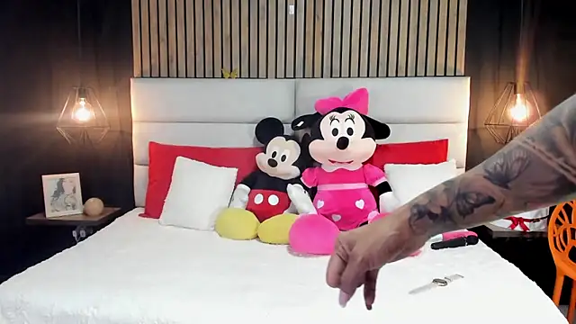 Snapshot of NiicolleMiller chatting on 03-11-25, 06:30 NiicolleMiller online show from 03-11-25, 06:30