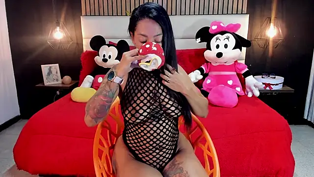 Snapshot of NiicolleMiller chatting on 03-12-25, 04:02 NiicolleMiller online show from 03-12-25, 04:02