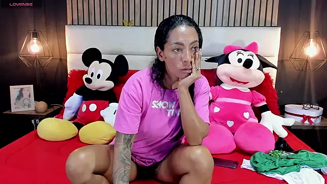 Snapshot of NiicolleMiller chatting on 03-17-25, 10:49 NiicolleMiller online show from 03-17-25, 10:49