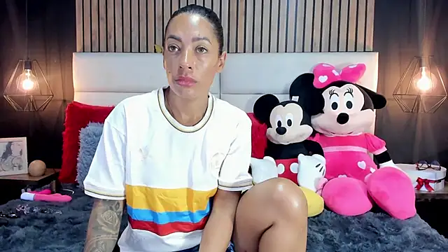 Snapshot of NiicolleMiller chatting on 03-20-25, 10:40 NiicolleMiller online show from 03-20-25, 10:40