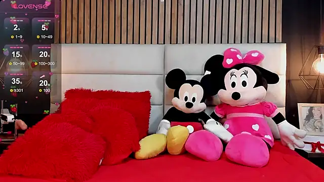 Snapshot of NiicolleMiller chatting on 09-27-25, 10:48 NiicolleMiller online show from 09-27-25, 10:48