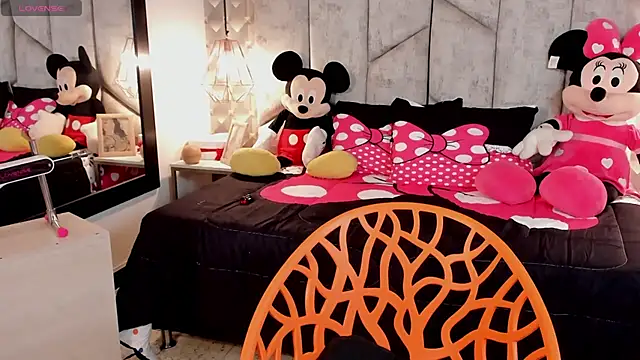 Snapshot of NiicolleMiller chatting on 10-09-25, 12:36 NiicolleMiller online show from 10-09-25, 12:36